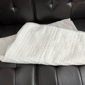 Cotton quilted pillow sham